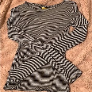 black n white long sleeve